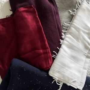 Assorted 5 Scarves in Red, White, gray, and Blue